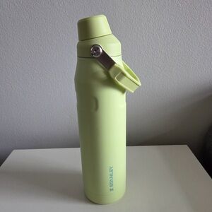 24 oz Stanley stainless steel iceflow fast flow water bottle citron